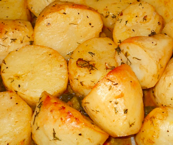 Cartofi noi la cuptor