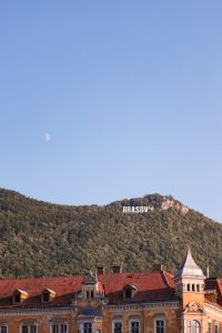 green mountain under the blue sky