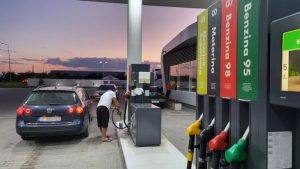 benzina-motorina-scumpiri-carburant-1-800x4501157942408167059371