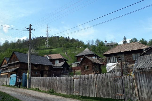 satul in care toti oamenii poarta acelasi nume