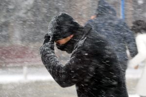 cod rosu de ninsori vant puternic si frig
